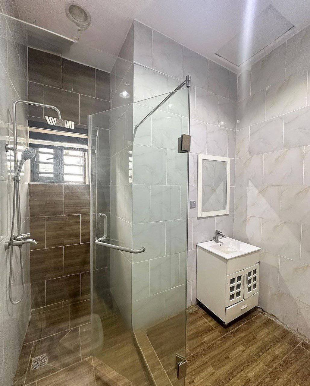 10 4 Bedroom Semi-Detached Furnished Duplex for Rent — 4 Bed, 4 Baths Orchid Road, Lekki, Lagos ₦8,500,000Other charges- Agency- 10 Caution- 850,000Total- 11,050,000—Features-All rooms En-suite - POP