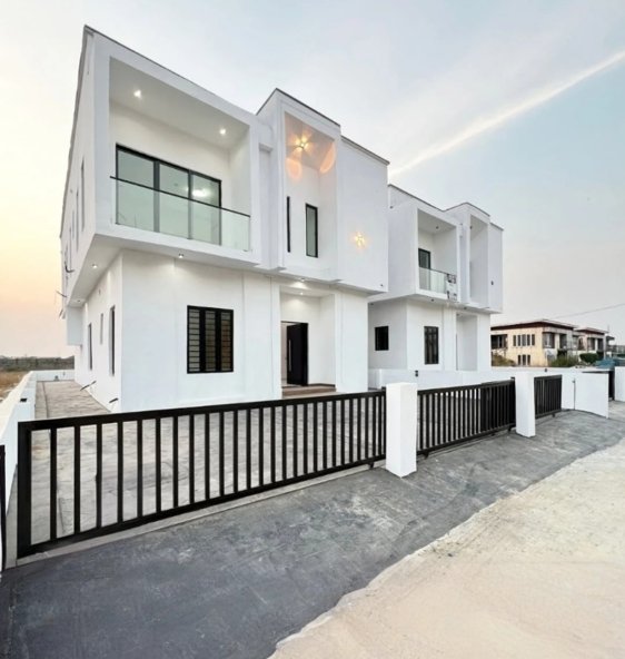 001 Building Approval Available Registered Survey Available Title Global C of O FULLY SERVICED 5 BEDROOM DETACHED HOME FOR SALE Location Ajah Lekki Lagos Asking Price 190M 115k